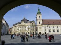 Piaţa Mare: Rathaus und katholische Kirche