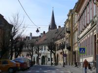 Strae mit Turm der Stadtkirche