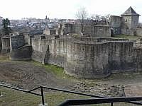Suceava: Die ehemalige Frsten-Festung (Cetatea de scaun) wurde 1675 durch die Trken zerstrt - ( Georg Weis)