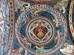 Voronet: Kirche innen - Kuppel mit Maria