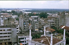 Saigon: Blick über die Dächer von der Dachterrasse des Caravelle-Hotels
