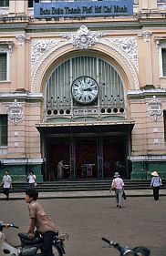 Saigon: Eingangsportal der Hauptpost