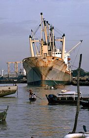 Saigon: Schiffe auf dem Saigon-Fluss
