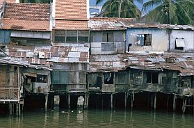 Nha Trang: Huser am Wasser