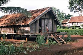 Im Ede-Dorf Ko Dhong