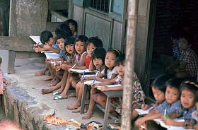 Schule im Dorf Ban Viet
