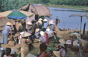 Bootsanleger bei Ban Viet