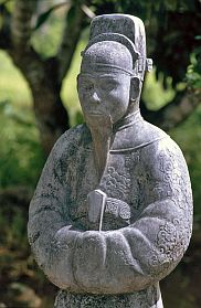 Hue: Grabanlage des Minh Mang - Figur eines Wesirs