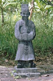 Hue: Grabanlage des Minh Mang - Figur
