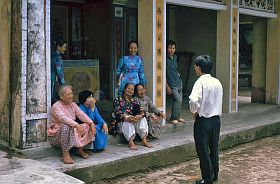 Hue: Tempel Hon Chen - Damen aus der kniglichen Familie