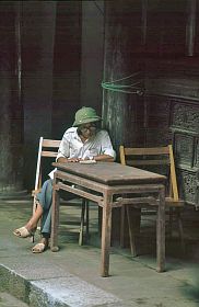 Hanoi - Literaturtempel: Leser