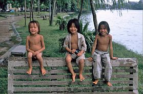 Hanoi: Hoan Kiem See - Straßenkinder