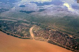 Hanoi: Luftaufnahme - Roter Fluss