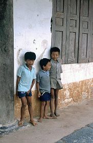 Kinder bei Ninh Binh