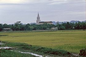 Landschaft mit Kirche