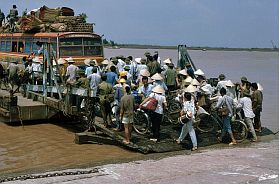 Haiphong: Fähre über den Cam-Fluss