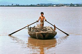 Haiphong: Junge im Boot