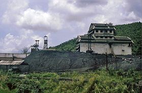 Kohlengrube bei Hong Gai