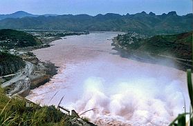 Hoa Binh: Staudamm