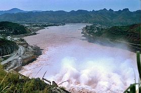 Hoa Binh: Staudamm